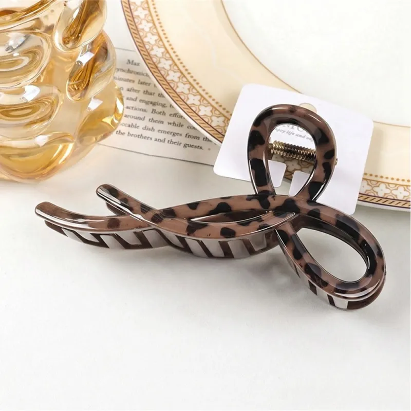 10PCS Sweet and cool style leopard print hair clip with a high-end feel, single piece with hang tag, simple brown hair clip, shark clip for the back of the head Brown-2
