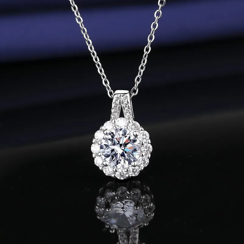 2 Carat Moissanite Fashion Princess Round Pendant Necklace for Women, Simple and Versatile Collarbone Chain Silver-3