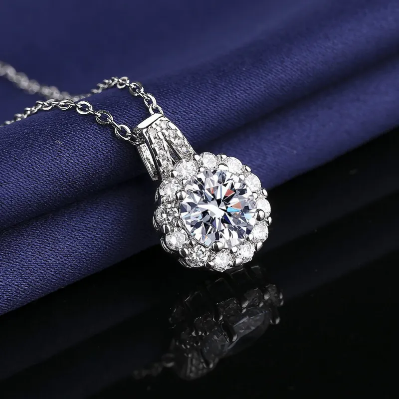 2 Carat Moissanite Fashion Princess Round Pendant Necklace for Women, Simple and Versatile Collarbone Chain Silver-5