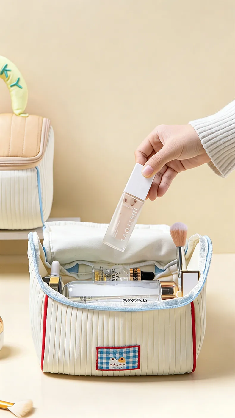 Fun Cottage Storage Bag Portable House Makeup Bag Thickened Large Capacity Toiletry Bag Soft Handheld Storage Bag Brown-2