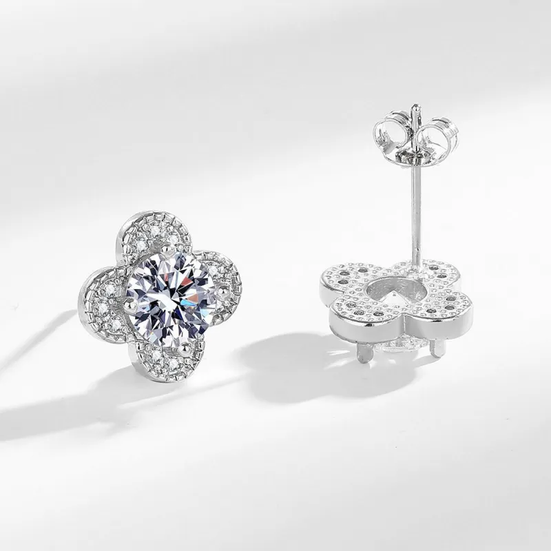 Plated S925 silver stud earrings for women, featuring one-carat micro-paved zircon four-leaf clover design, forest-style jewelry Silver-2