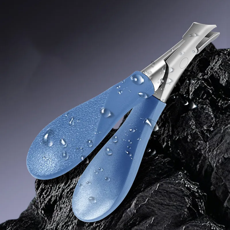 Small, angled nail clippers with anti-splash design, suitable for trimming thick, hard toenails. Green-4