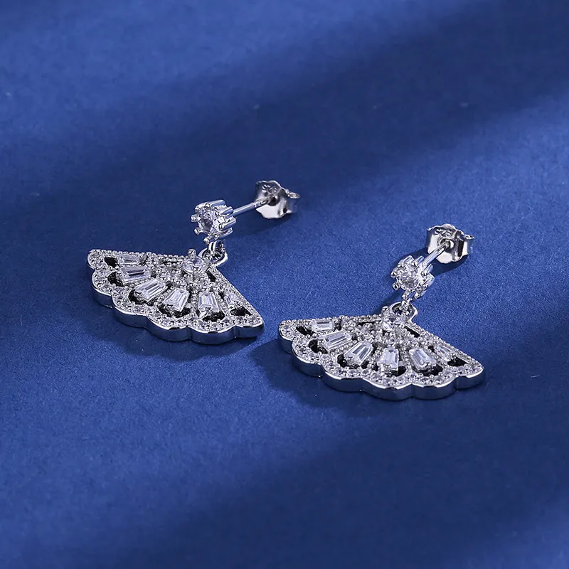 Korean-style light luxury long fan-shaped stud earrings with tassels, minimalist design with subtle inlay, versatile jewelry Silver-2