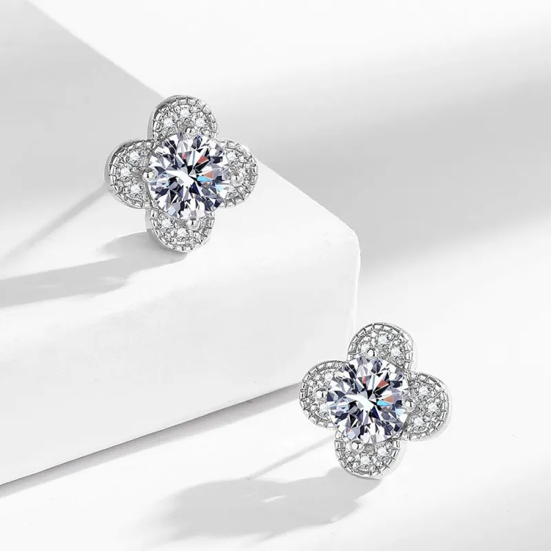 Plated S925 silver stud earrings for women, featuring one-carat micro-paved zircon four-leaf clover design, forest-style jewelry Silver-3