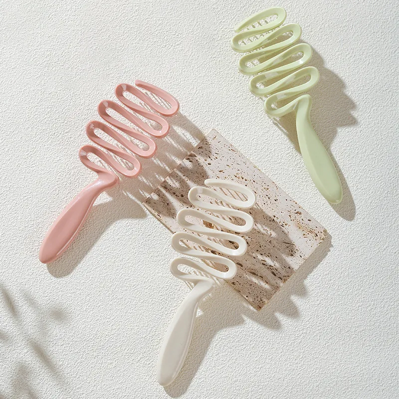 Ribbon-shaped hollow massage comb for women, scalp massaging comb, meridian comb, tangle-free smooth hair care comb, rib-style comb Green L-5